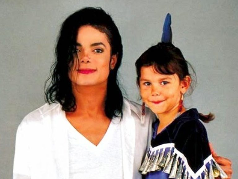 RNCI_MJ_girl_2560x1920